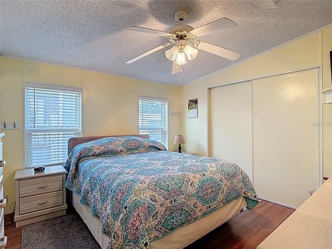 Manufactured Home in DADE CITY FL 10033 WELLINGTON AVENUE 23.jpg