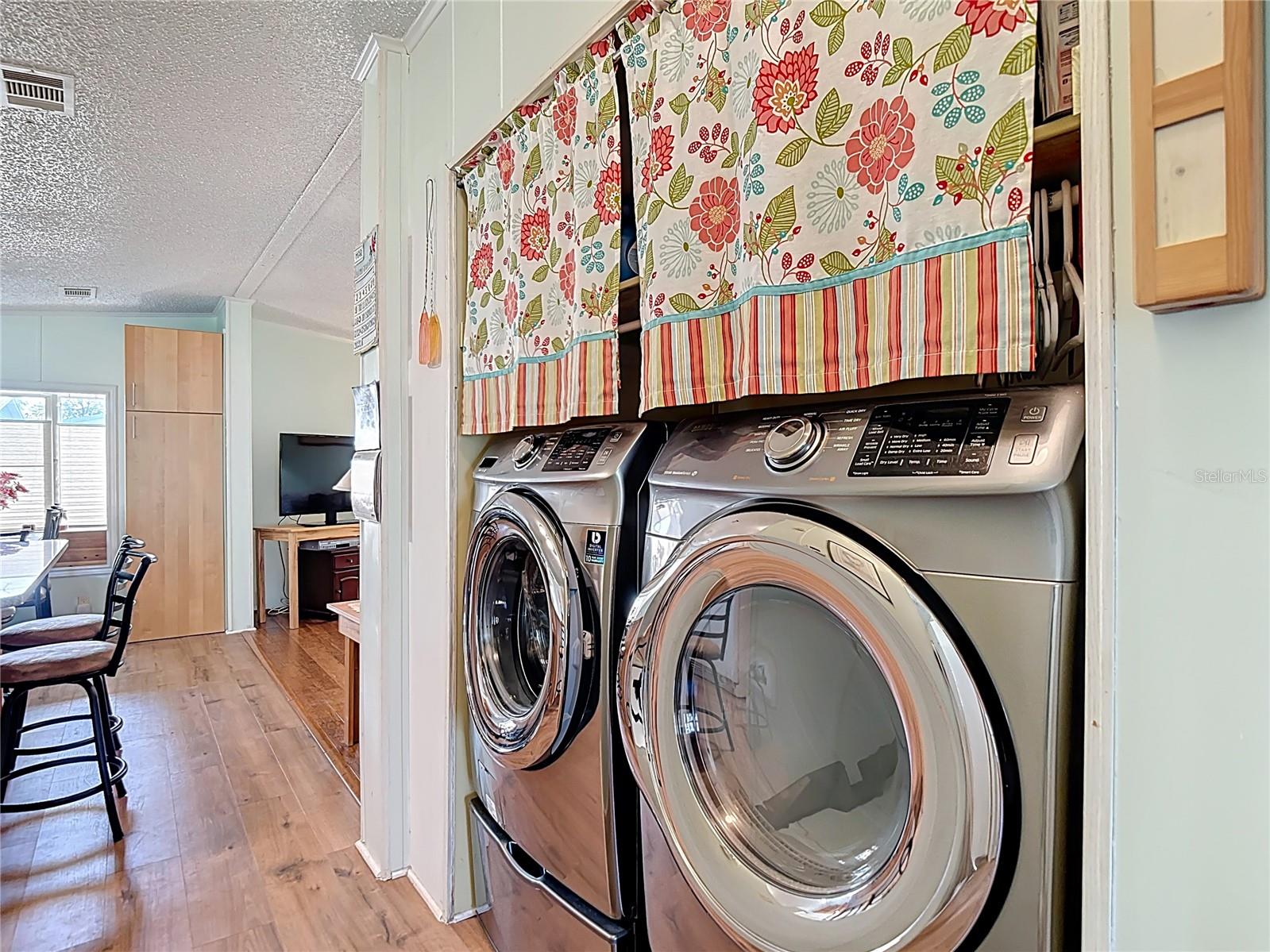 Manufactured Home in DADE CITY FL 10033 WELLINGTON AVENUE 39.jpg