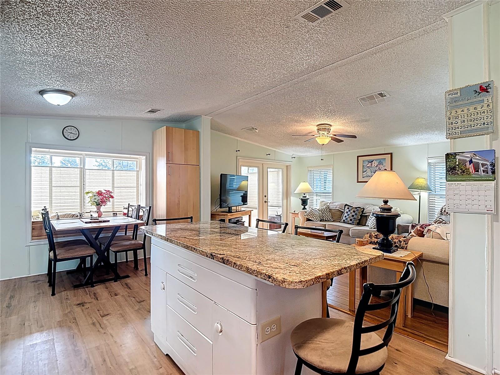 Manufactured Home in DADE CITY FL 10033 WELLINGTON AVENUE 8.jpg