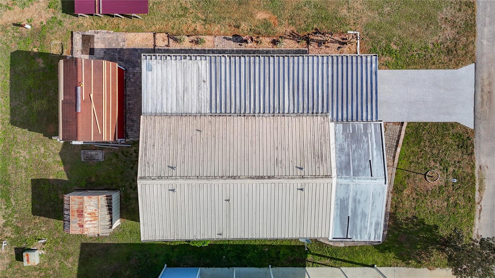 Manufactured Home in DADE CITY FL 10033 WELLINGTON AVENUE 45.jpg