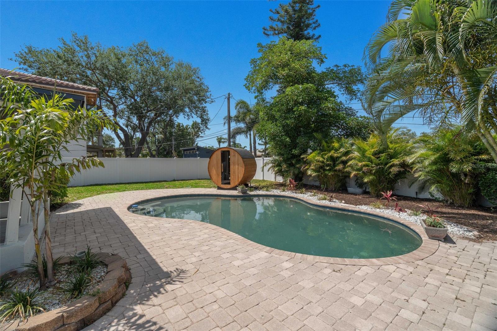 1715 Delaware Ave, Saint Petersburg, FL 33703 photo