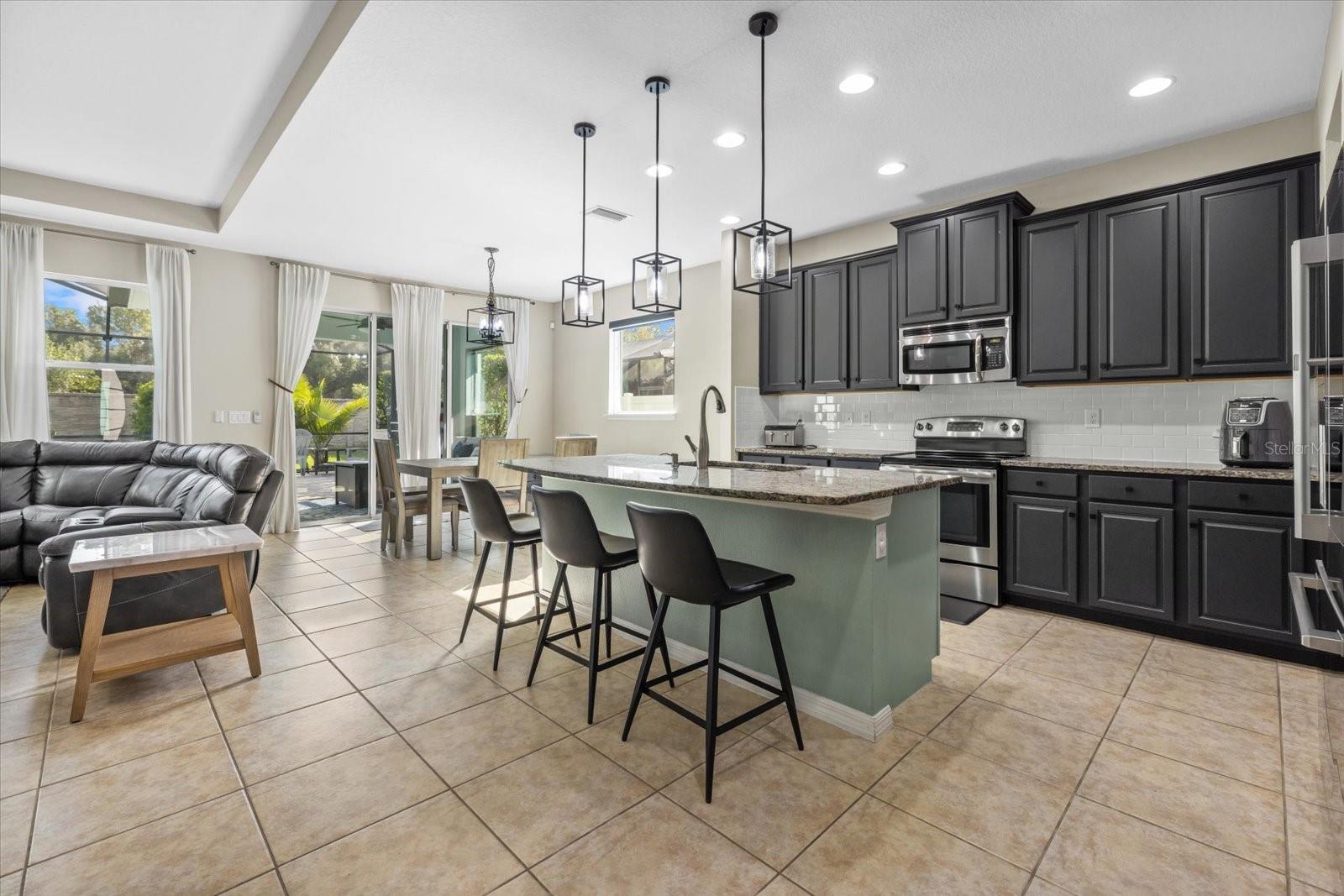 7448 47 Avenue Cir, Bradenton, FL 34203 photo
