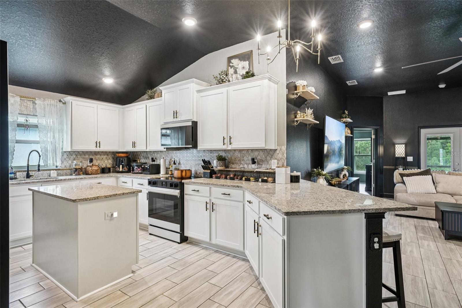 Single Family Residence in DADE CITY FL 12937 OGDEN GLADE ROAD 10.jpg