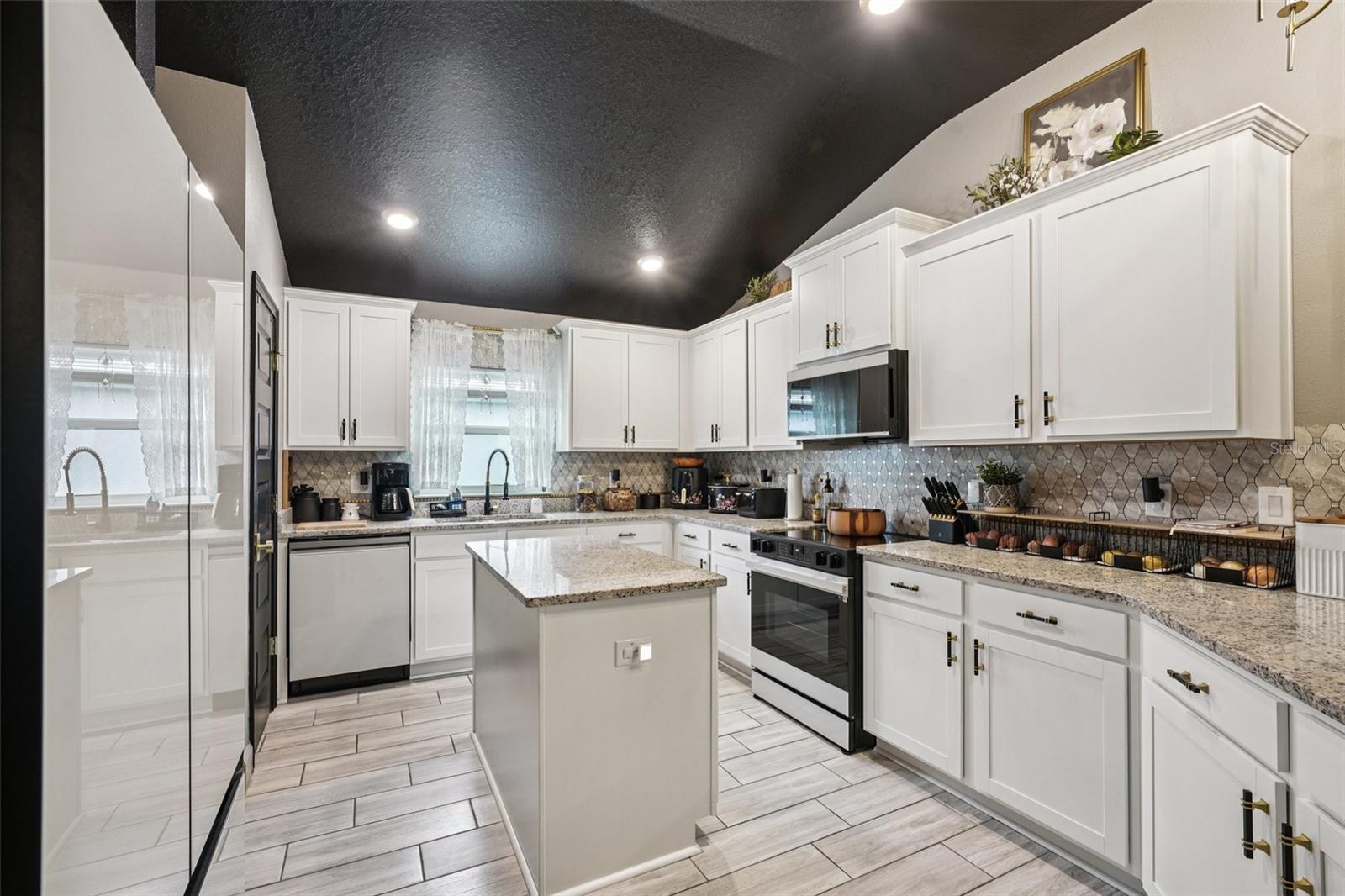 Single Family Residence in DADE CITY FL 12937 OGDEN GLADE ROAD 14.jpg