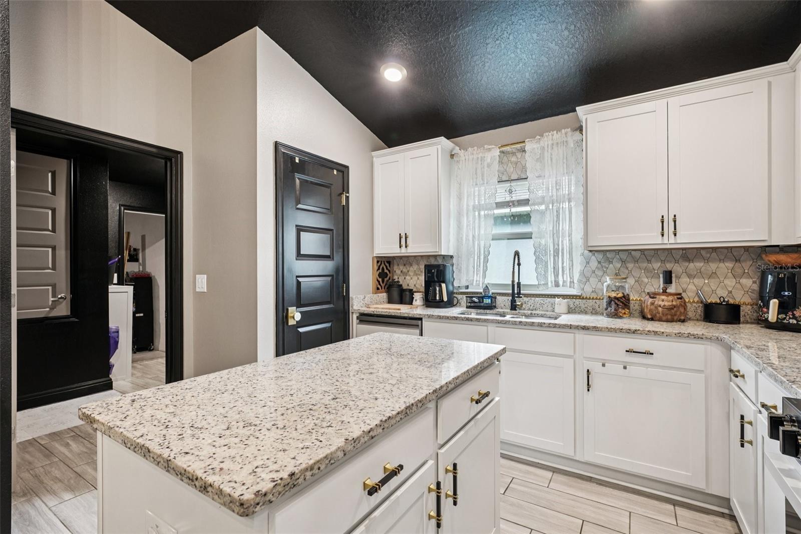Single Family Residence in DADE CITY FL 12937 OGDEN GLADE ROAD 11.jpg