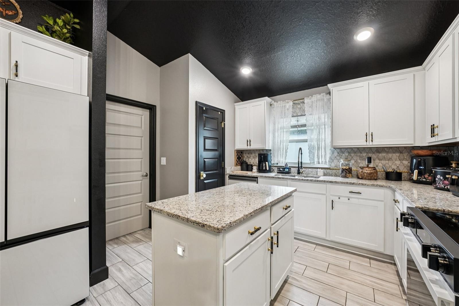 Single Family Residence in DADE CITY FL 12937 OGDEN GLADE ROAD 15.jpg