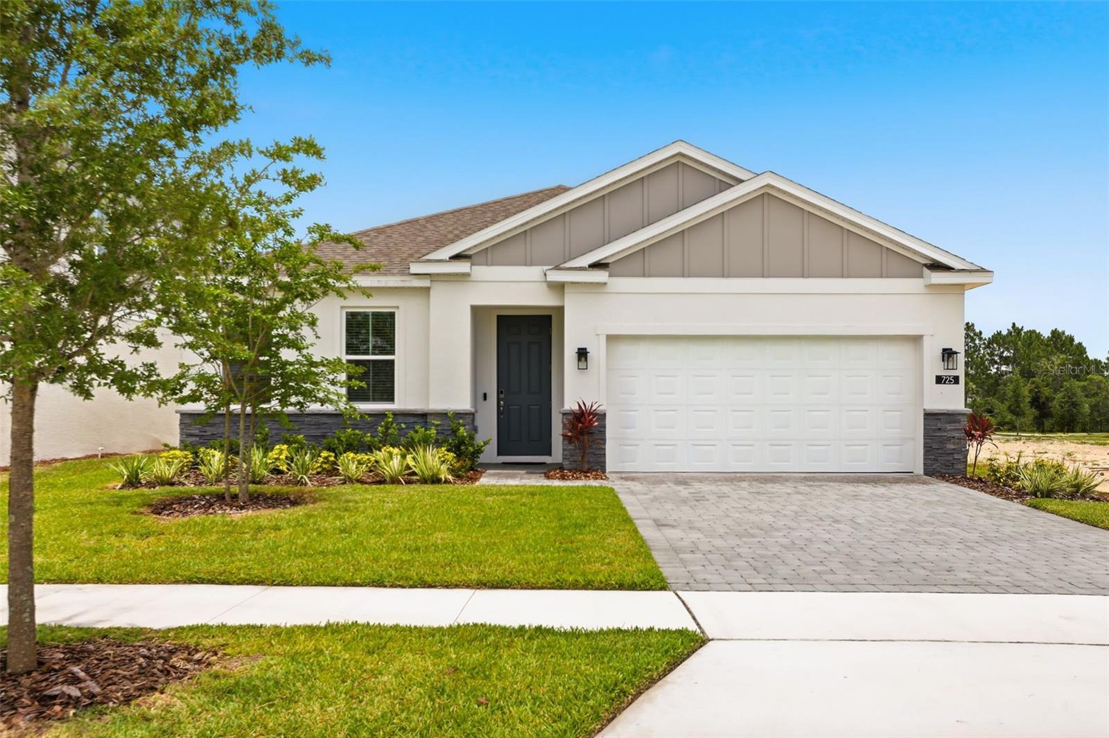 725 Farfields St, Deland, FL 32724