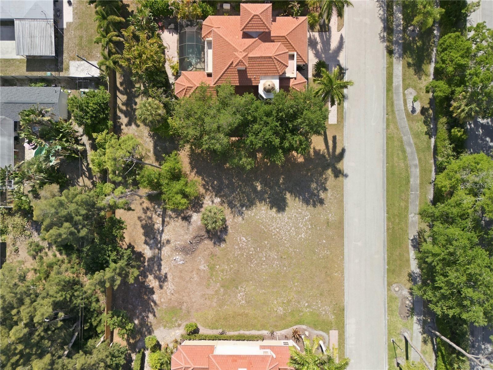 1740 Assisi Dr, Sarasota, FL 34231 photo