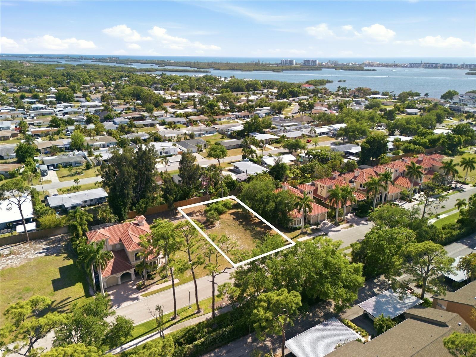 1740 Assisi Dr, Sarasota, FL 34231 photo