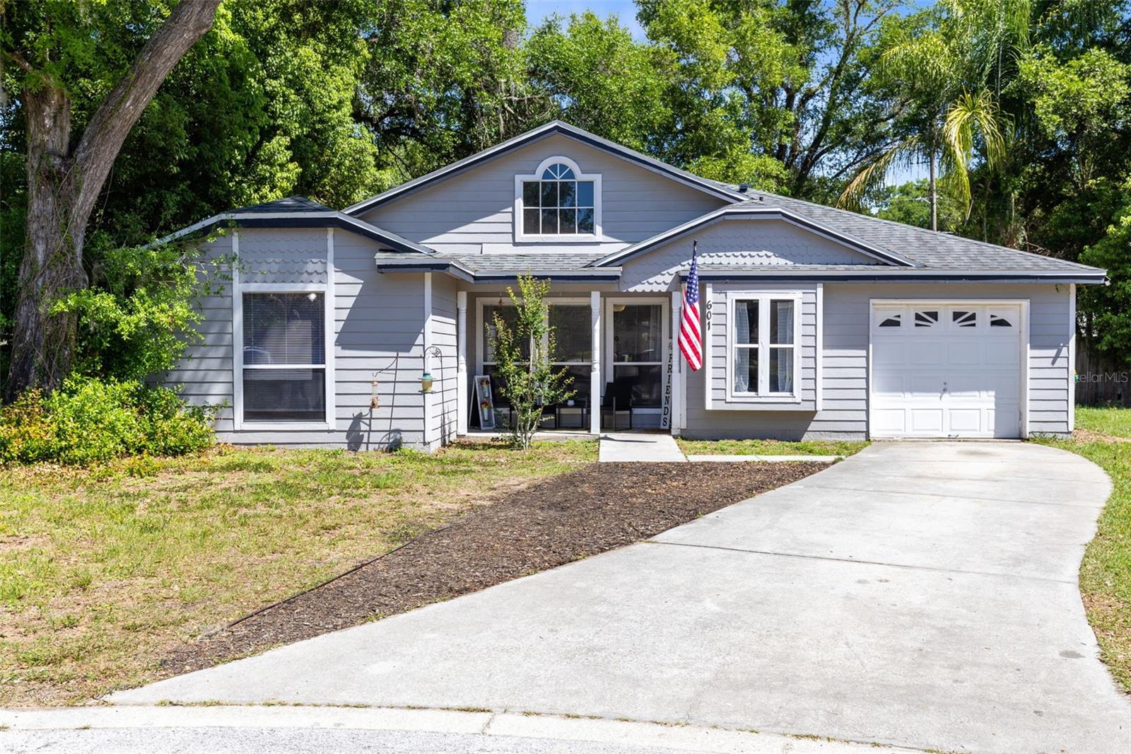 601 Arlington Ct, Eustis, FL 32726 photo