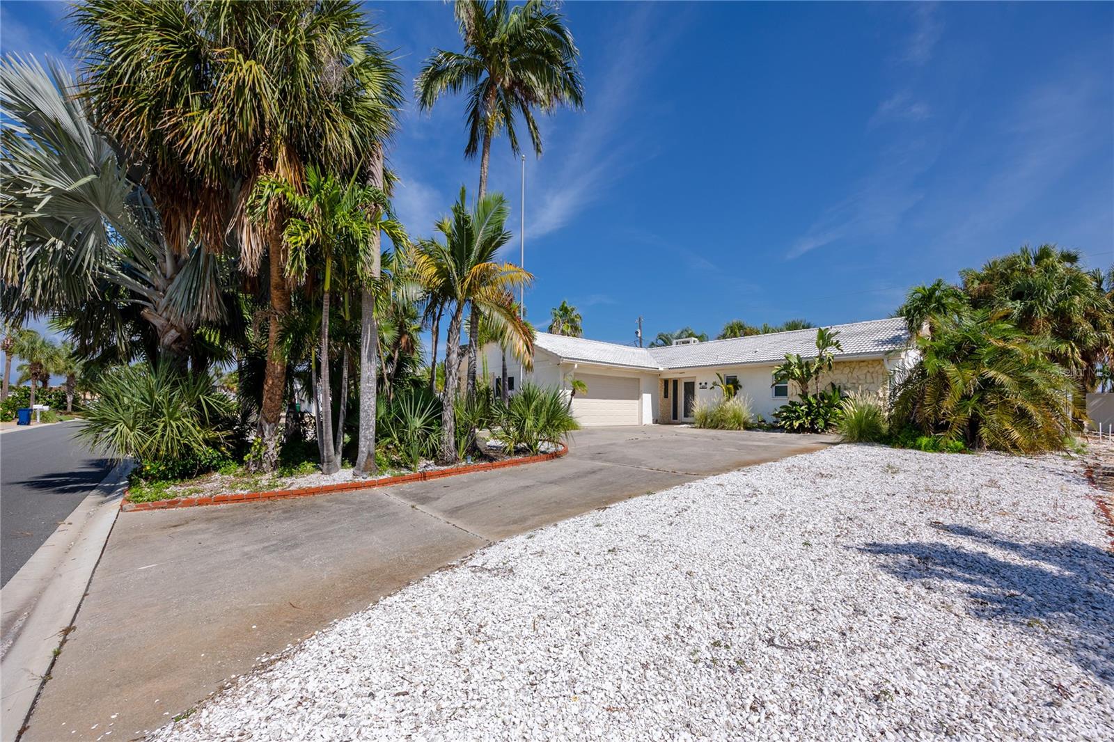 107 21 St, Belleair Beach, FL 33786 photo