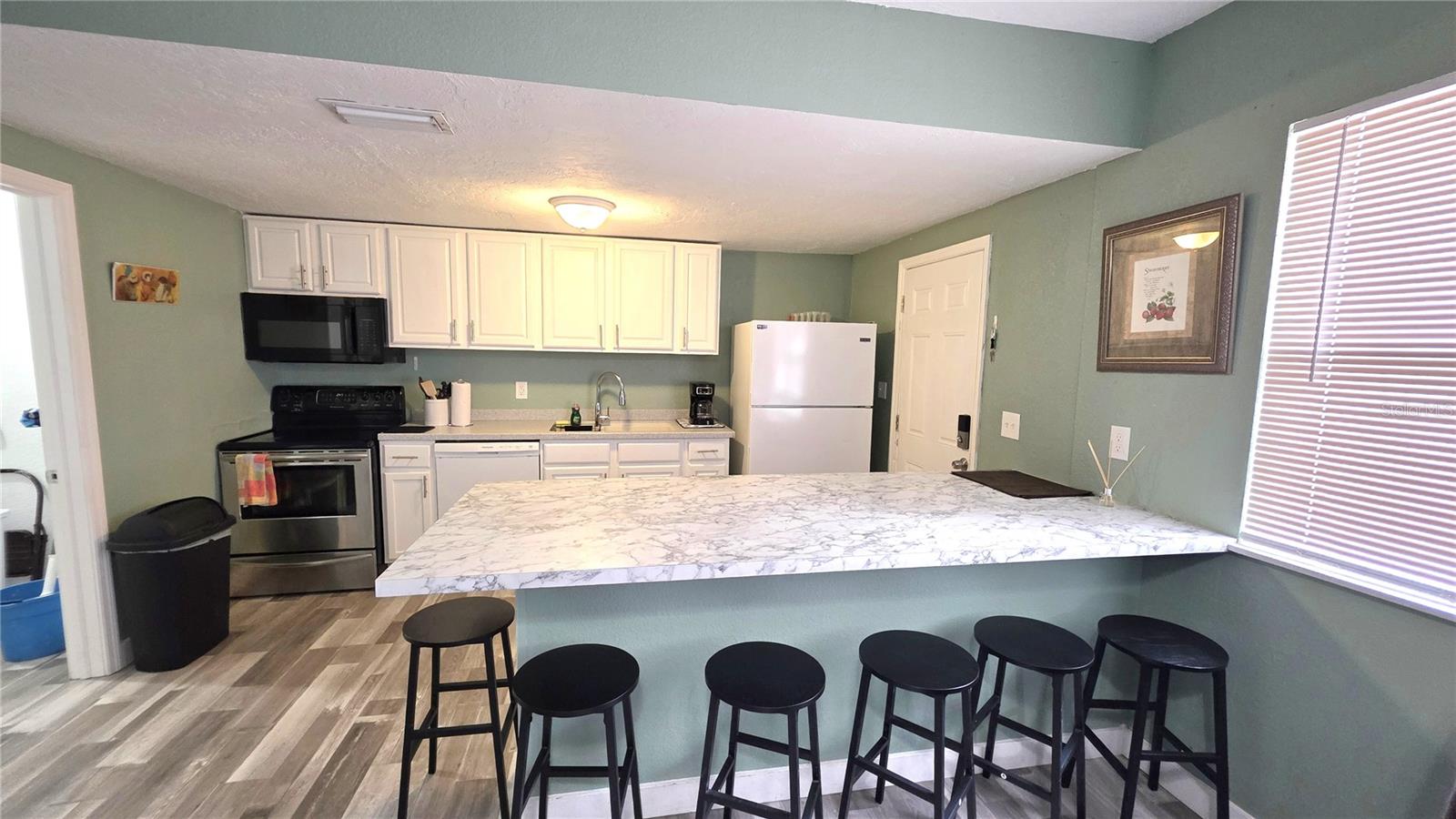 2031 4 St, Sarasota, FL 34237 photo