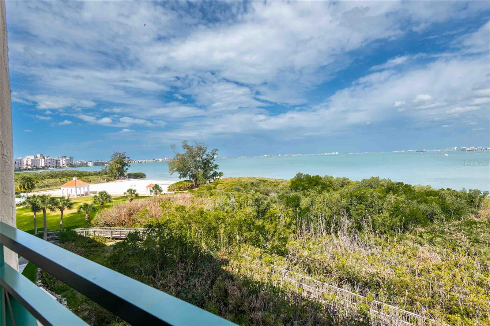 4737 Dolphin Cay Ln, Saint Petersburg, FL 33711