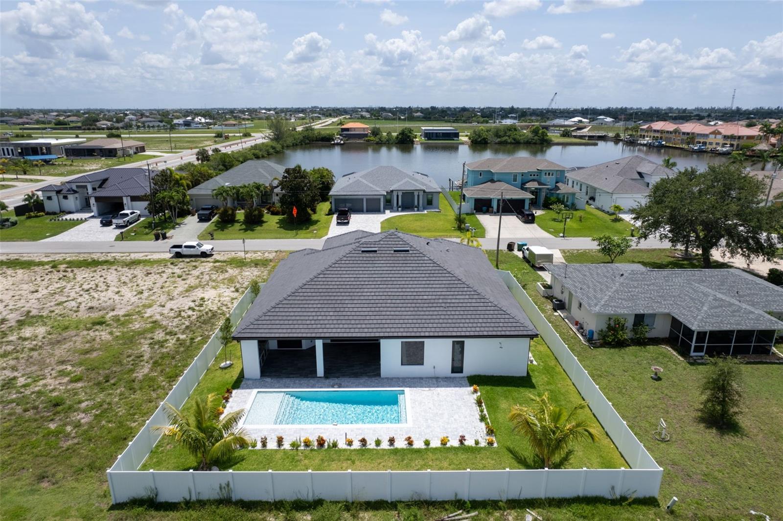 10 SW 33 Ave, Cape Coral, FL 33991 photo