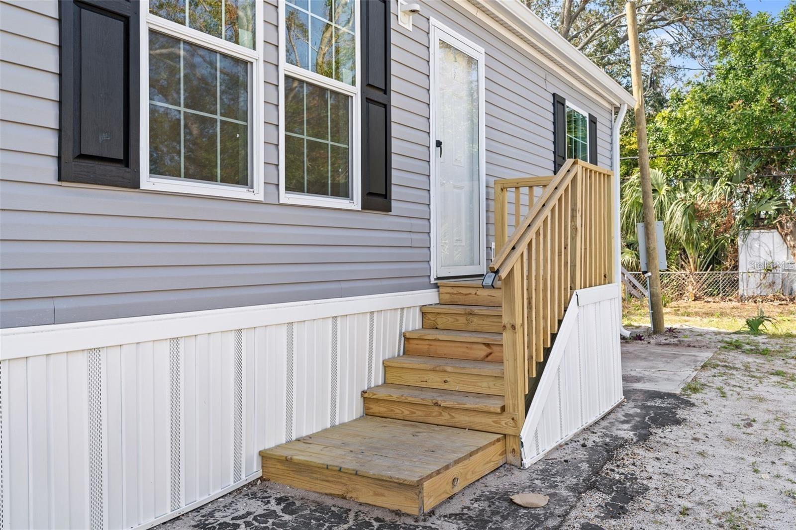 5234 Yellow Pine St, Saint Petersburg, FL 33709 photo