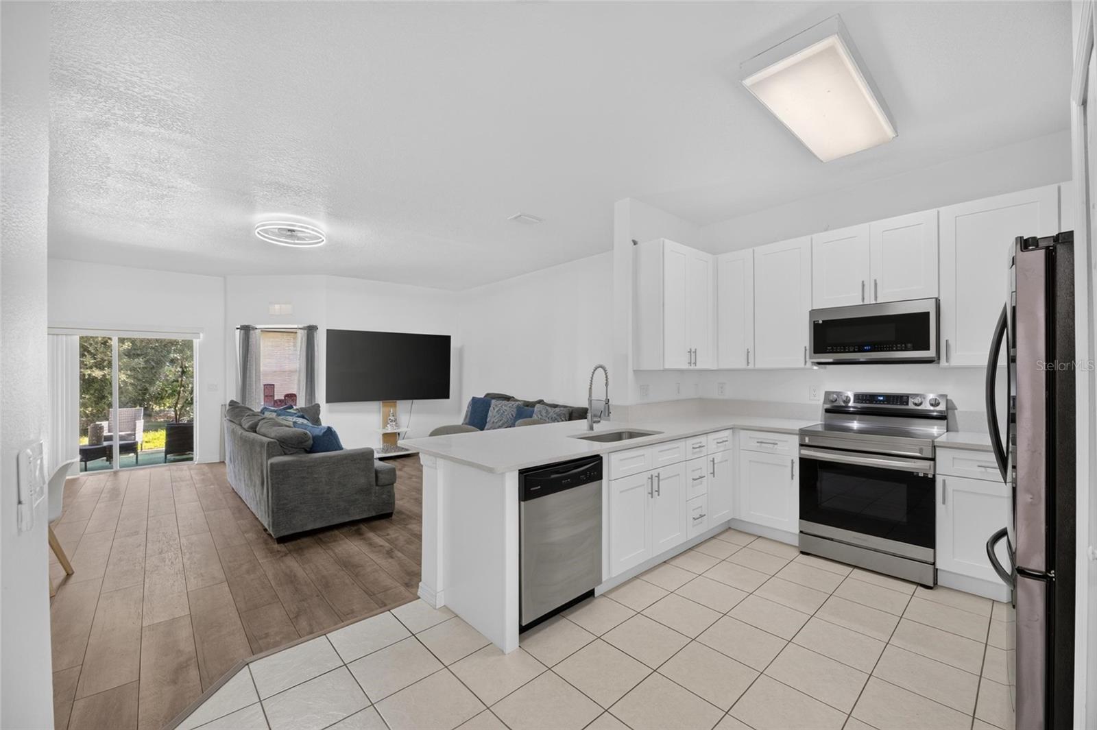 9212 River Rock Ln, Riverview, FL 33578 photo