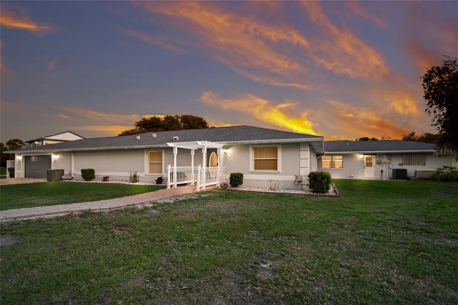 1516 Fox Creek Dr, Sarasota, FL 34240 photo