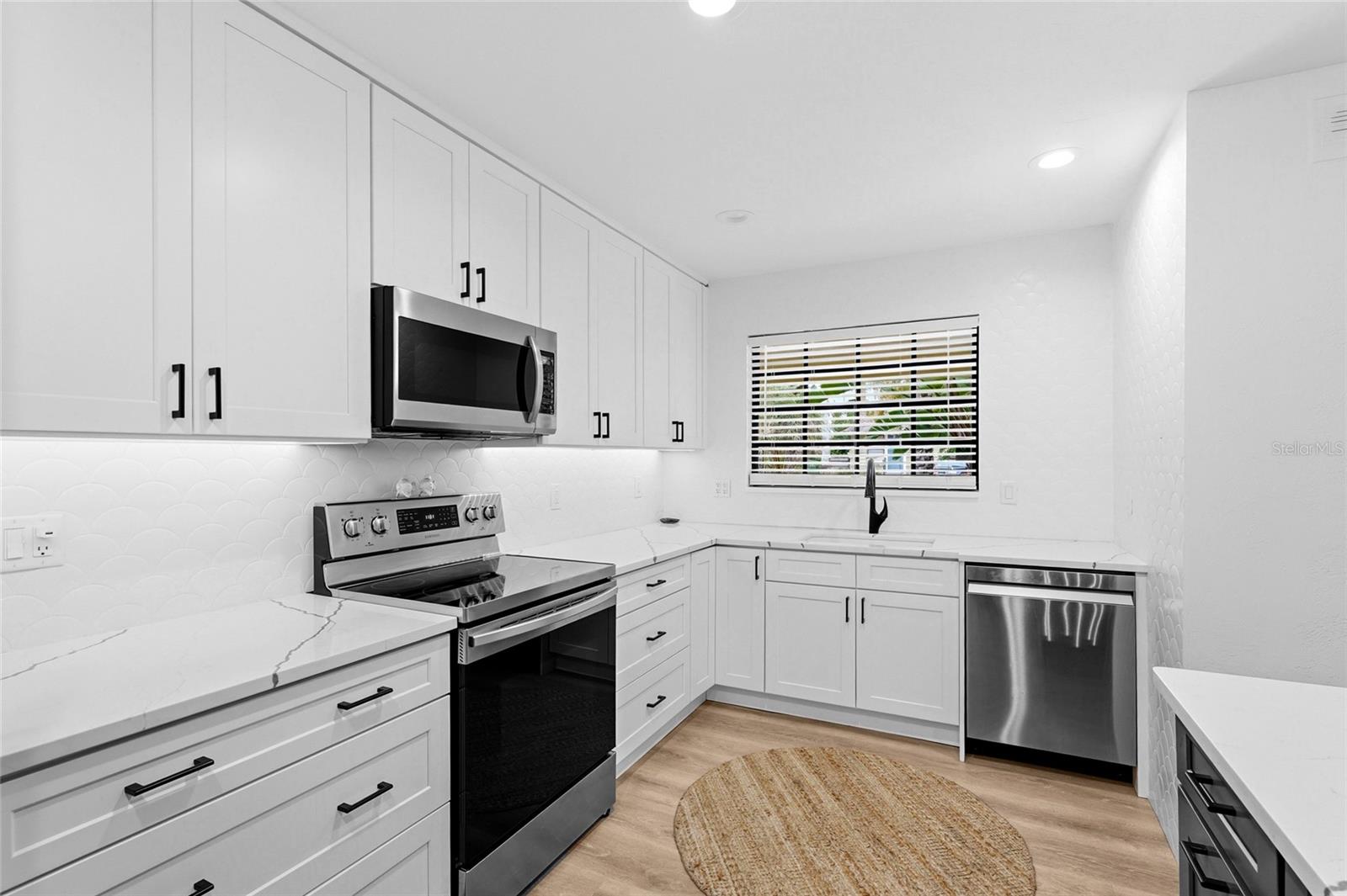 2480 Alameda Ave, Sarasota, FL 34234 photo