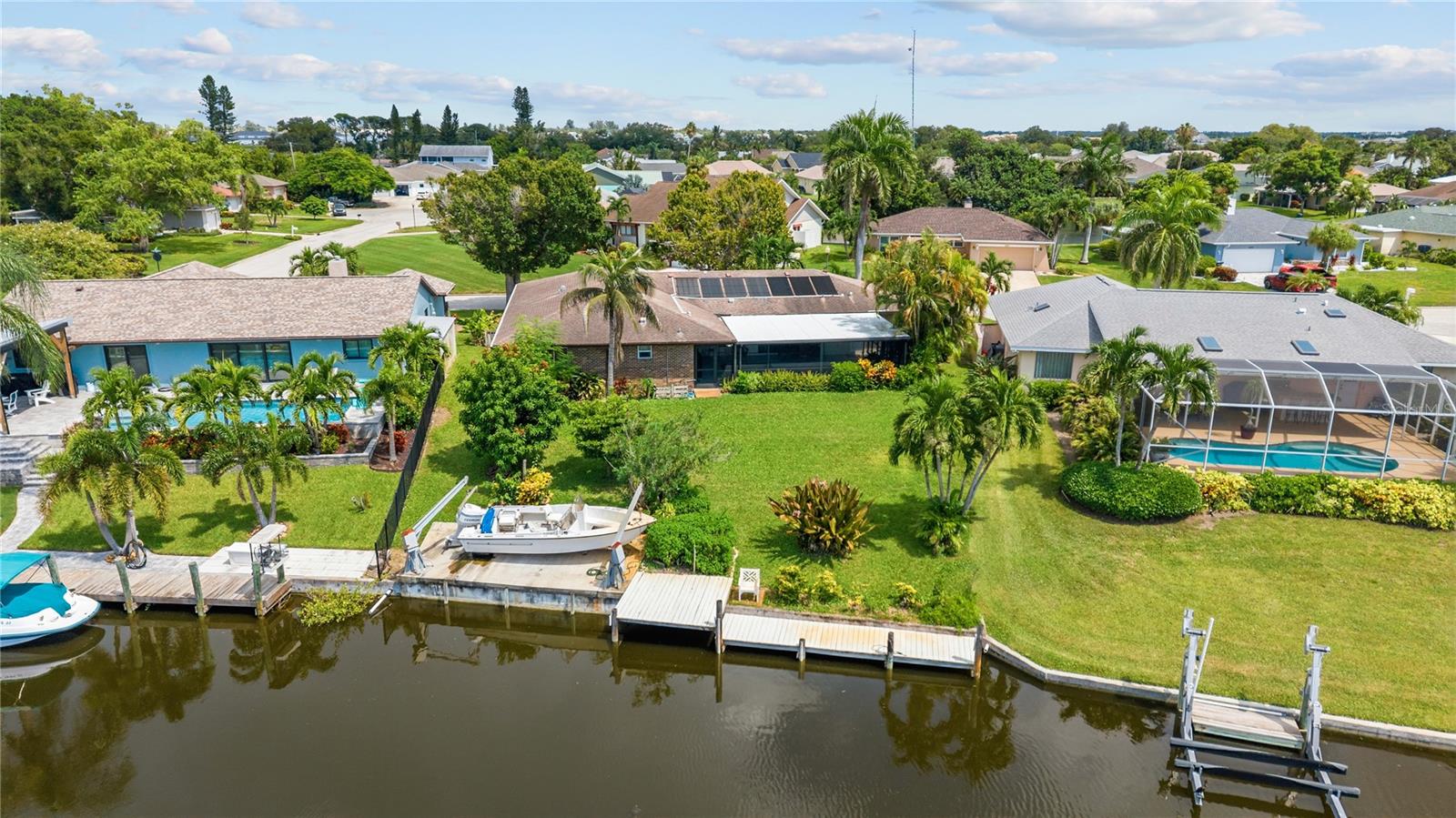 4612 Coral Lake Dr, Bradenton, FL 34210 photo