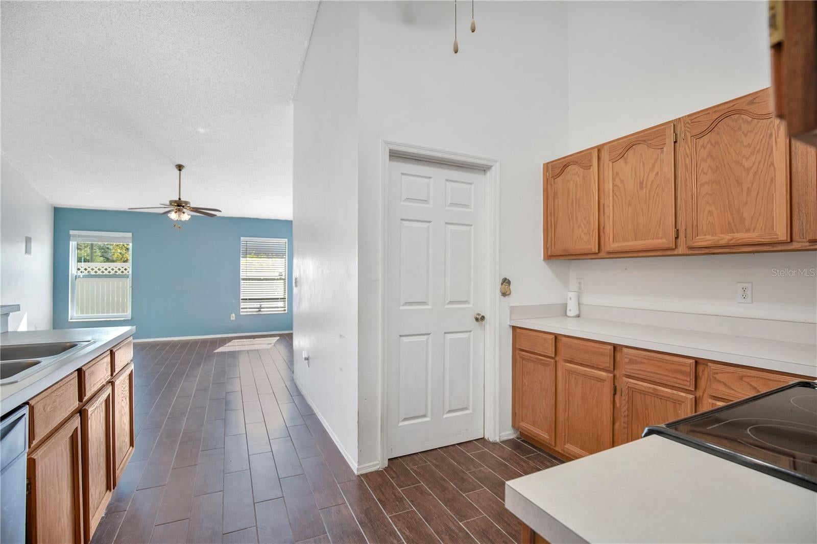 6019 Long Peak Dr, Orlando, FL 32810 photo