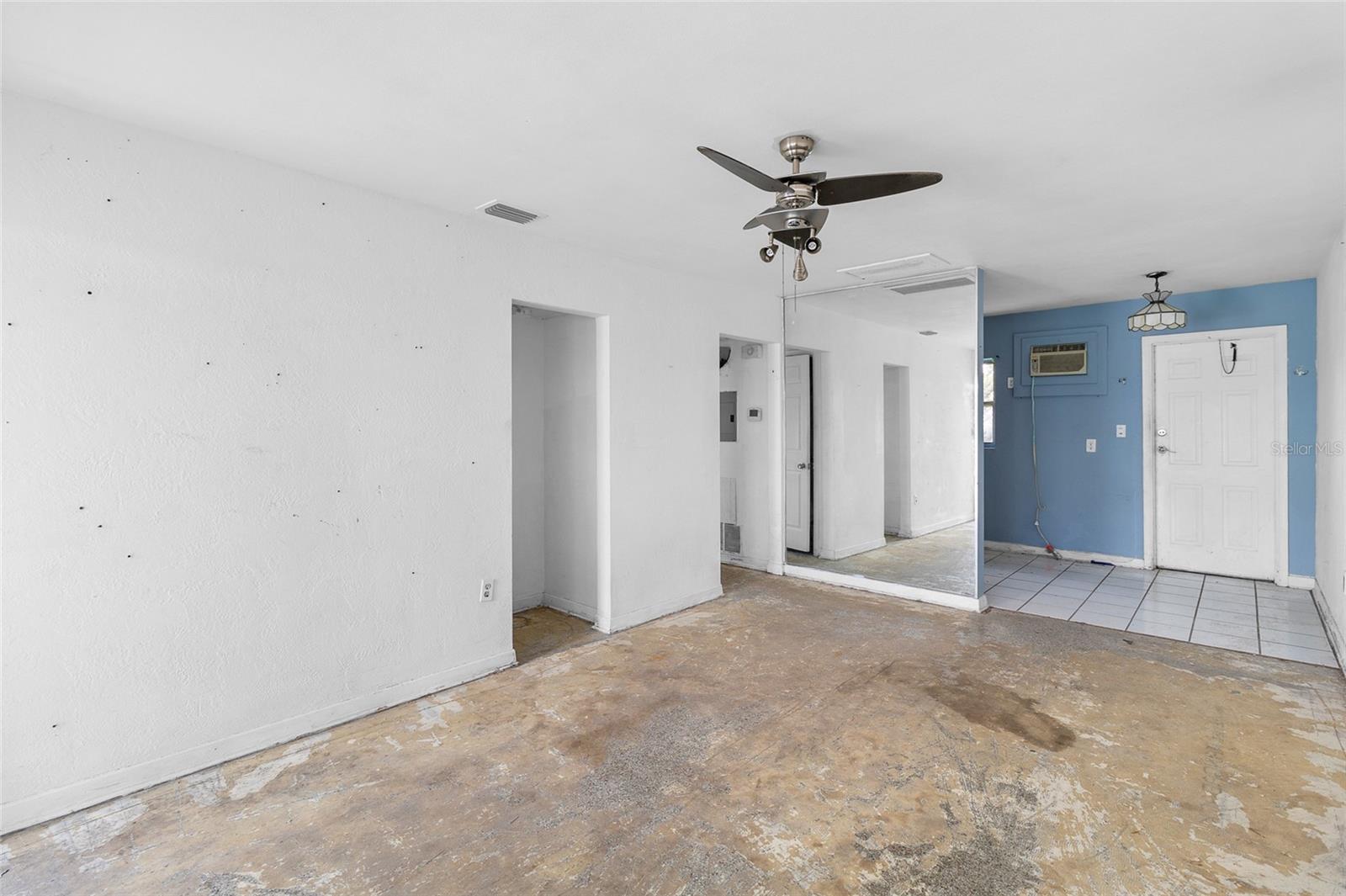 410 73 Ave, St Pete Beach, FL 33706 photo