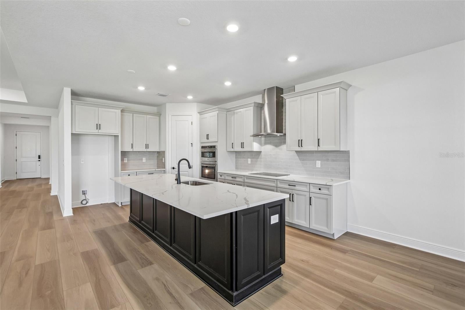 9246 Deep Horizon Loop, Parrish, FL 34219 photo