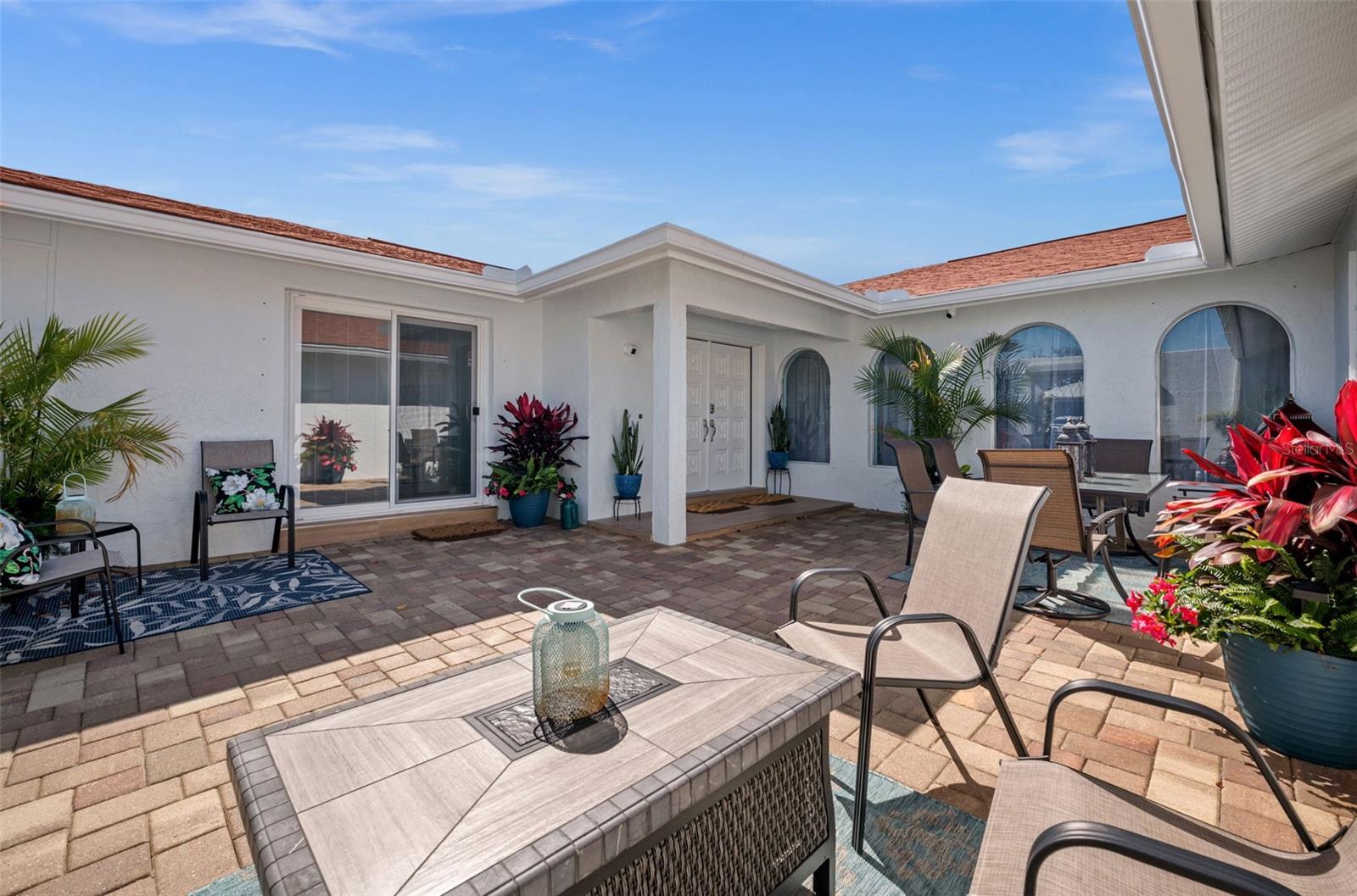 1432 Venetian Ct, Cape Coral, FL 33904 photo