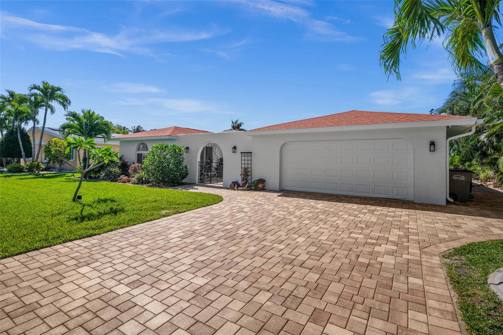 1432 Venetian Ct, Cape Coral, FL 33904 photo