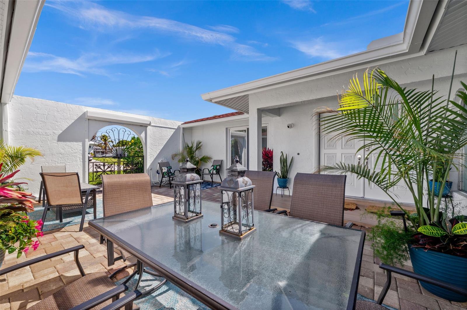 1432 Venetian Ct, Cape Coral, FL 33904 photo