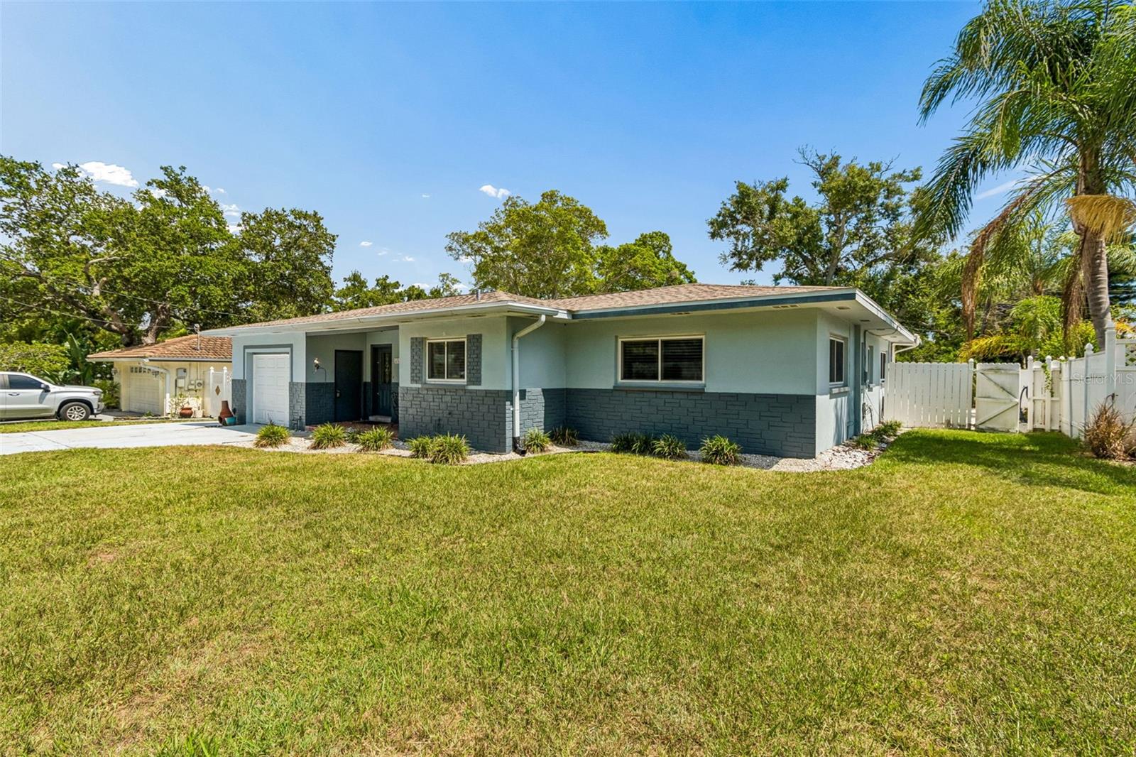 3282 Honeysuckle Rd, Largo, FL 33770 photo