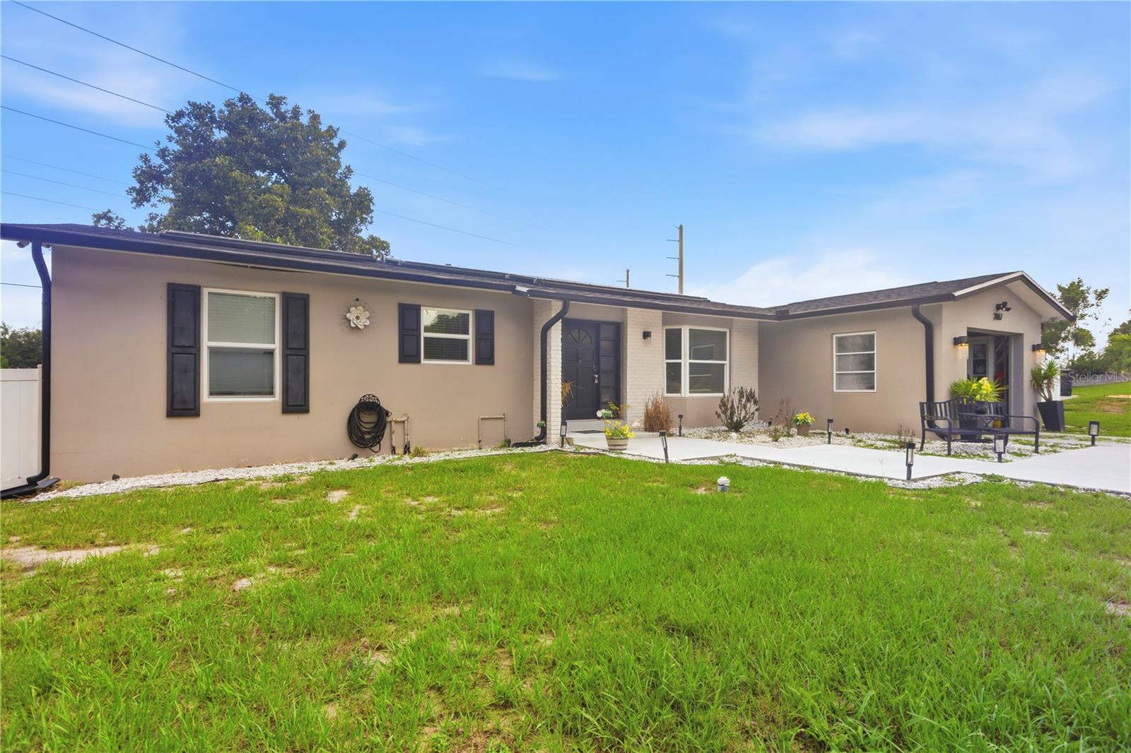 2067 Barlington Dr, Deltona, FL 32725