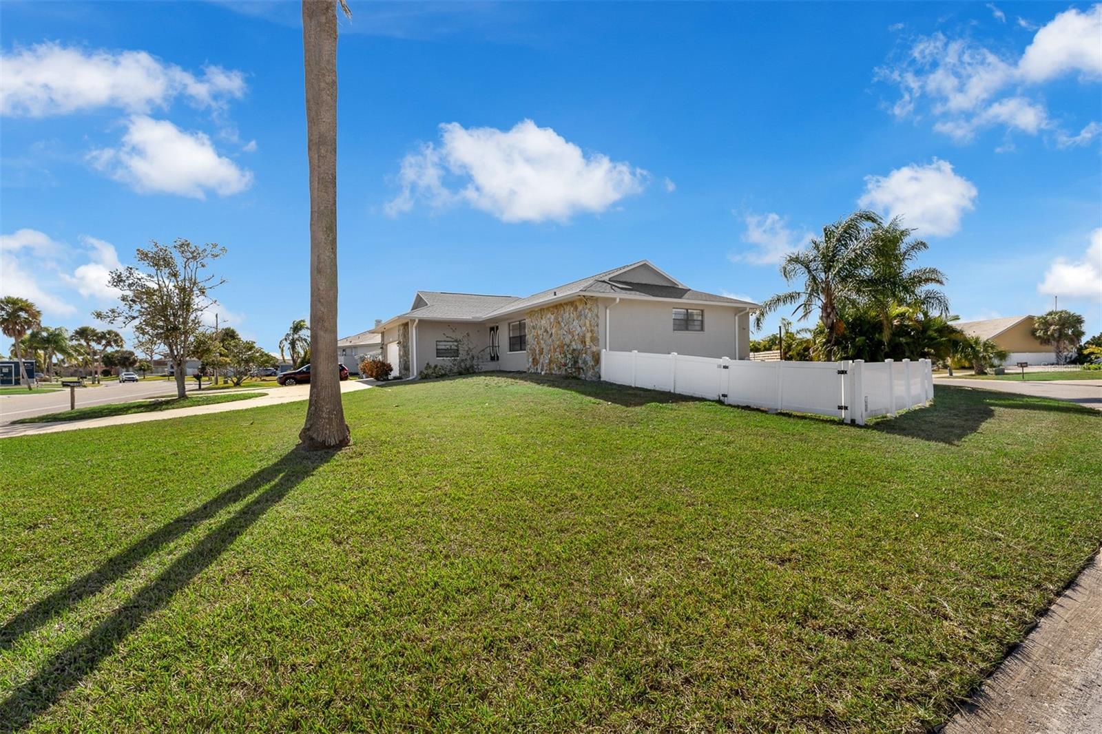3848 Topsail Trl, New Port Richey, FL 34652 photo