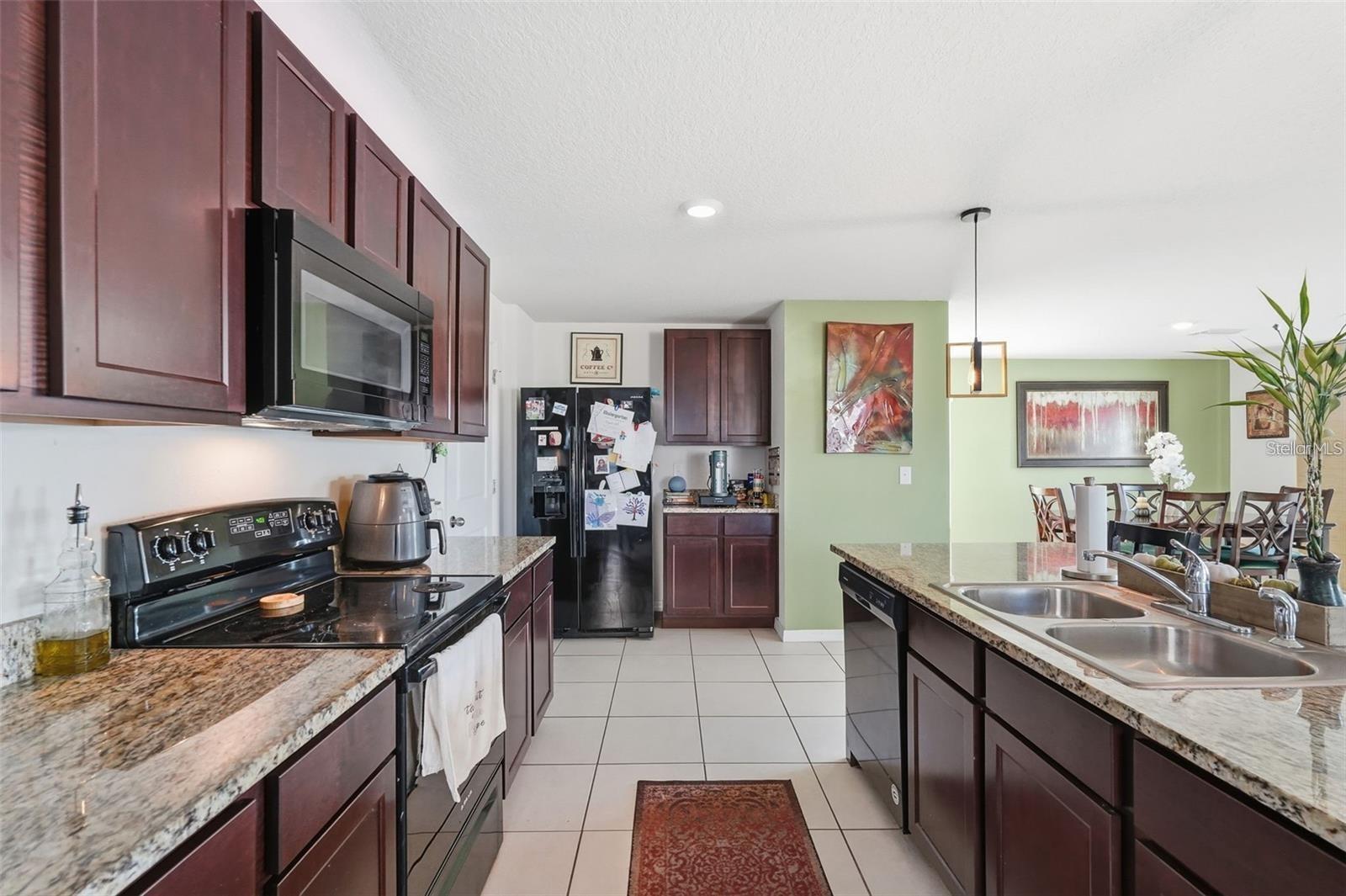 7811 Davie Ray Dr, Zephyrhills, FL 33540 photo