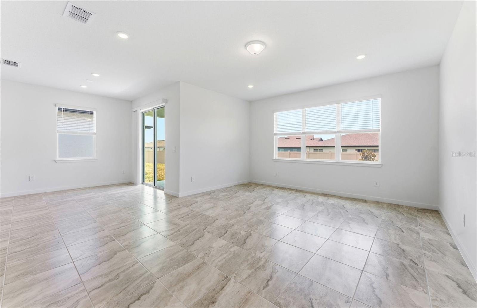 9804 Redwood Heights Loop, Thonotosassa, FL 33592 photo
