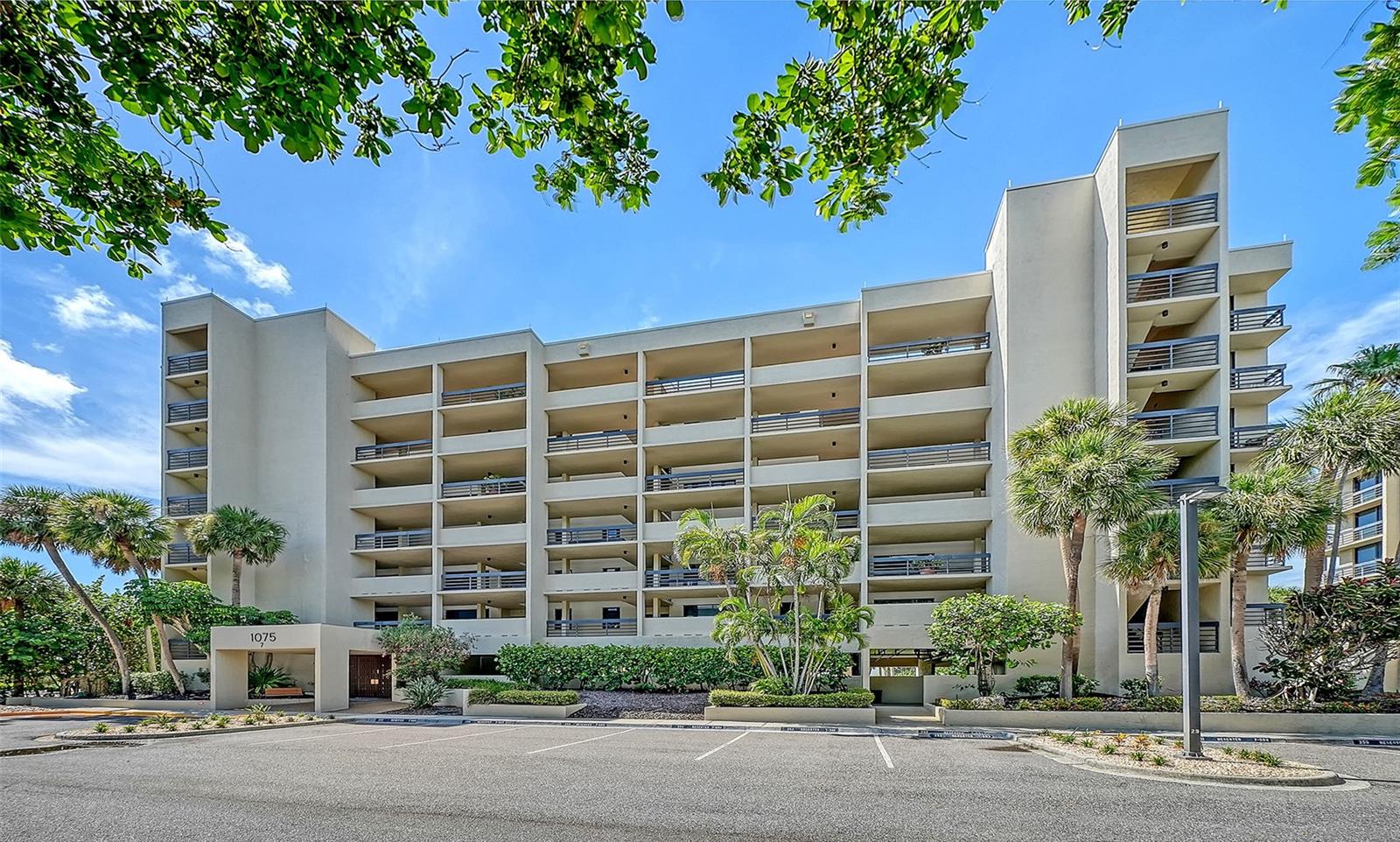 1075 Gulf Of Mexico Dr, Longboat Key, FL 34228
