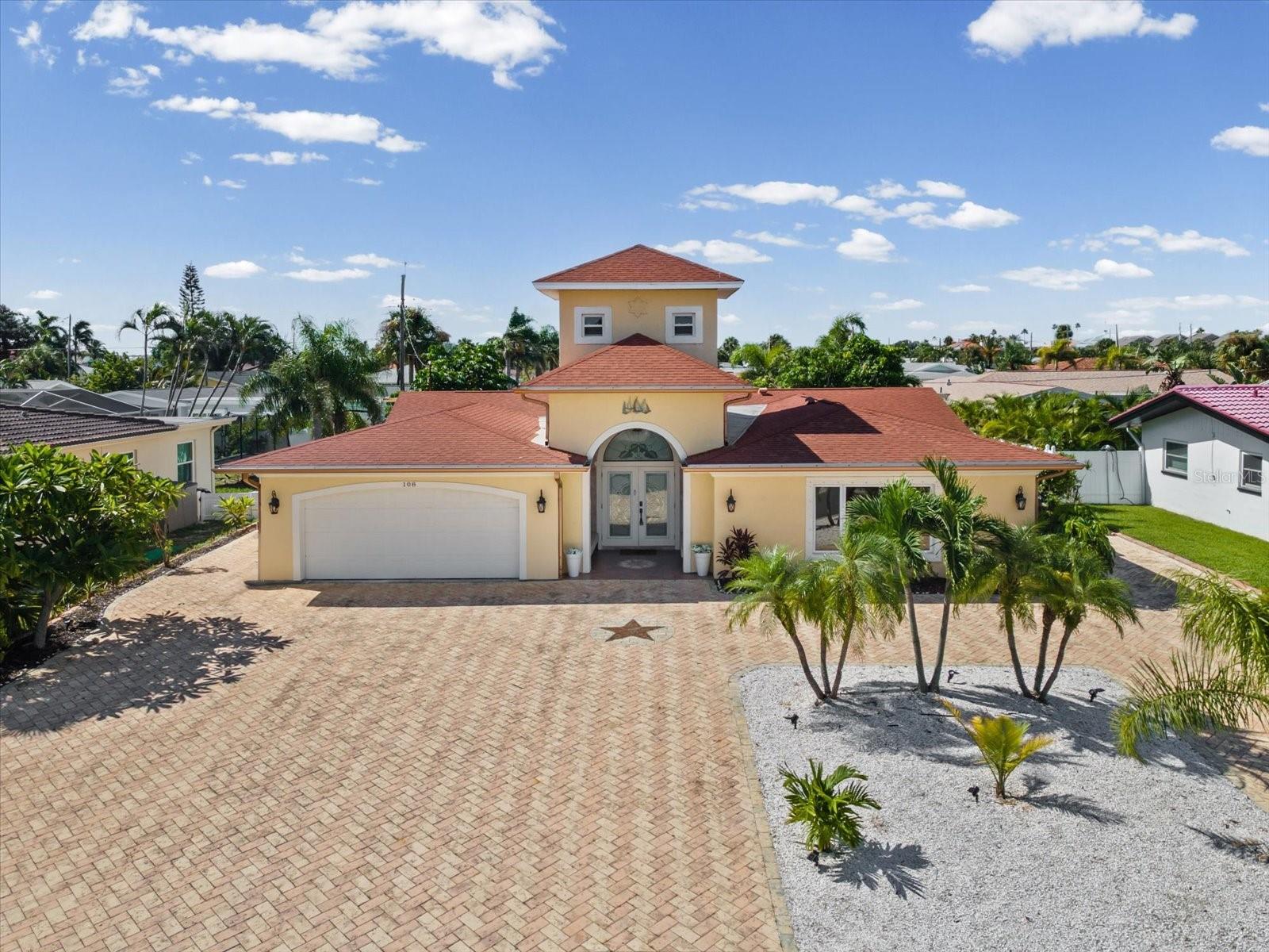108 24 St, Belleair Beach, FL 33786