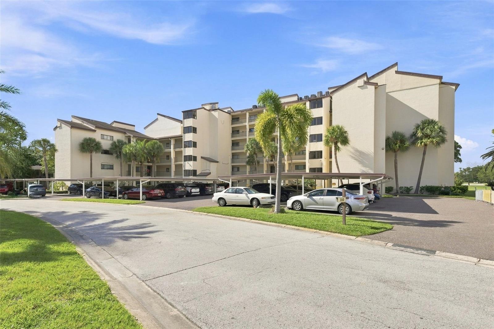 700 Starkey Rd, Largo, FL 33771