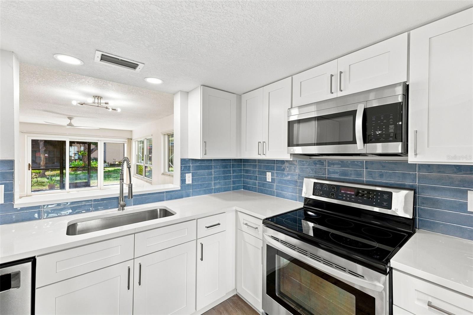 700 Starkey Rd #311, Largo, FL 33771 photo