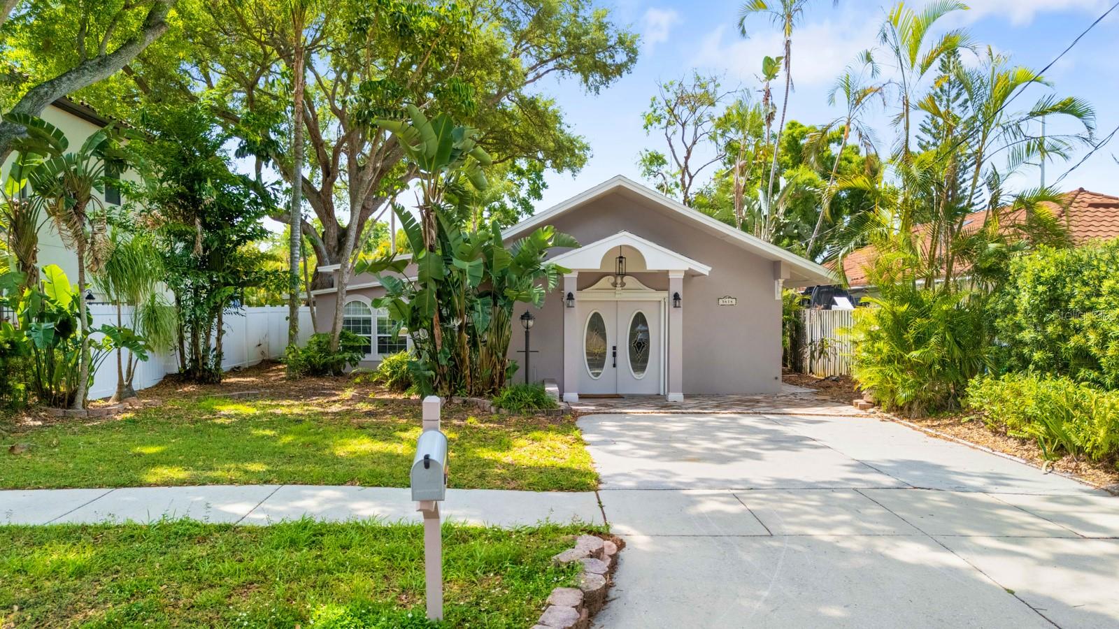3414 W Wallcraft Ave, Tampa, FL 33611 photo