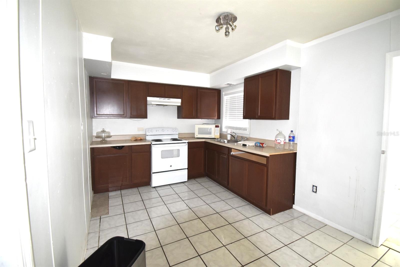 204 Shore Dr, Oldsmar, FL 34677 photo