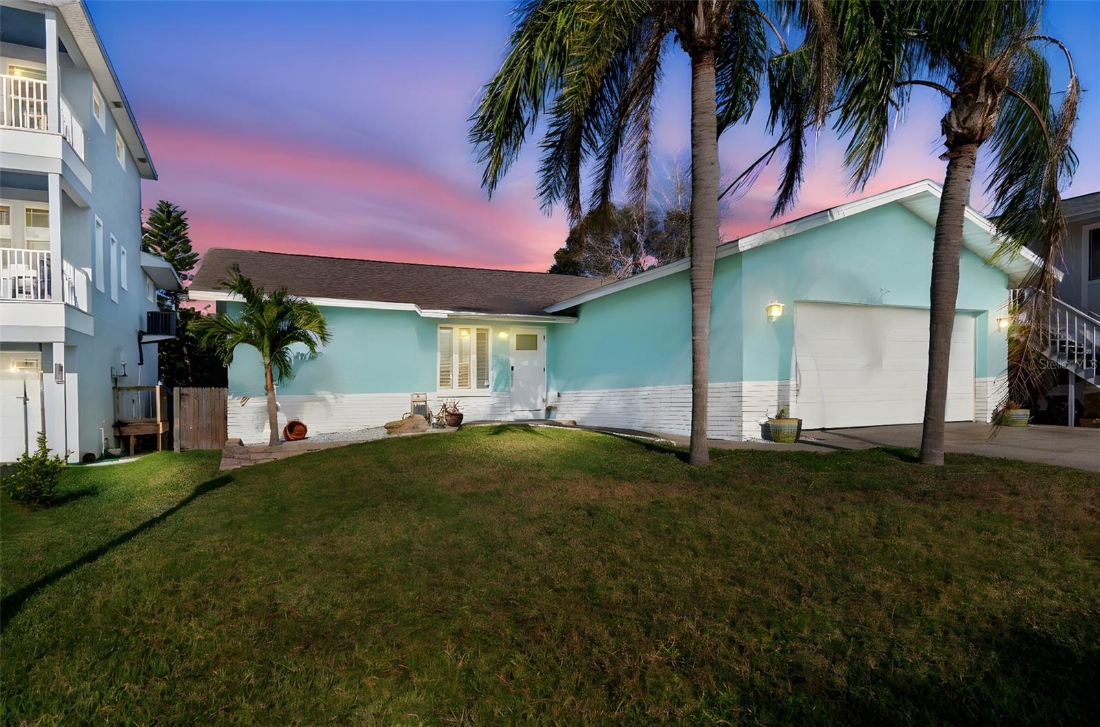 216 176 Ave, Redington Shores, FL 33708