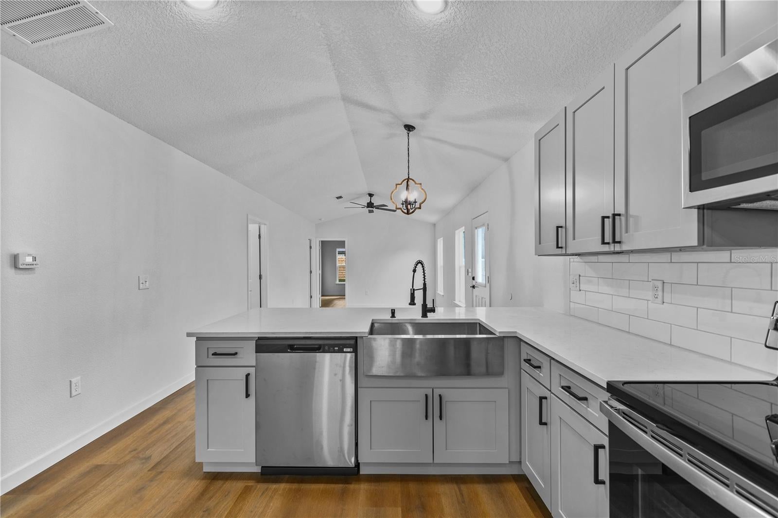 1012 E Hazzard, Eustis, FL 32726 photo
