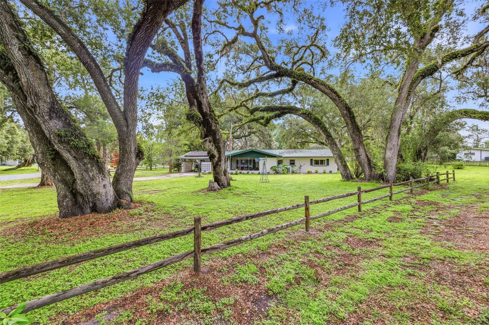 34746 Gardenia Way, Dade City, FL 33523 photo