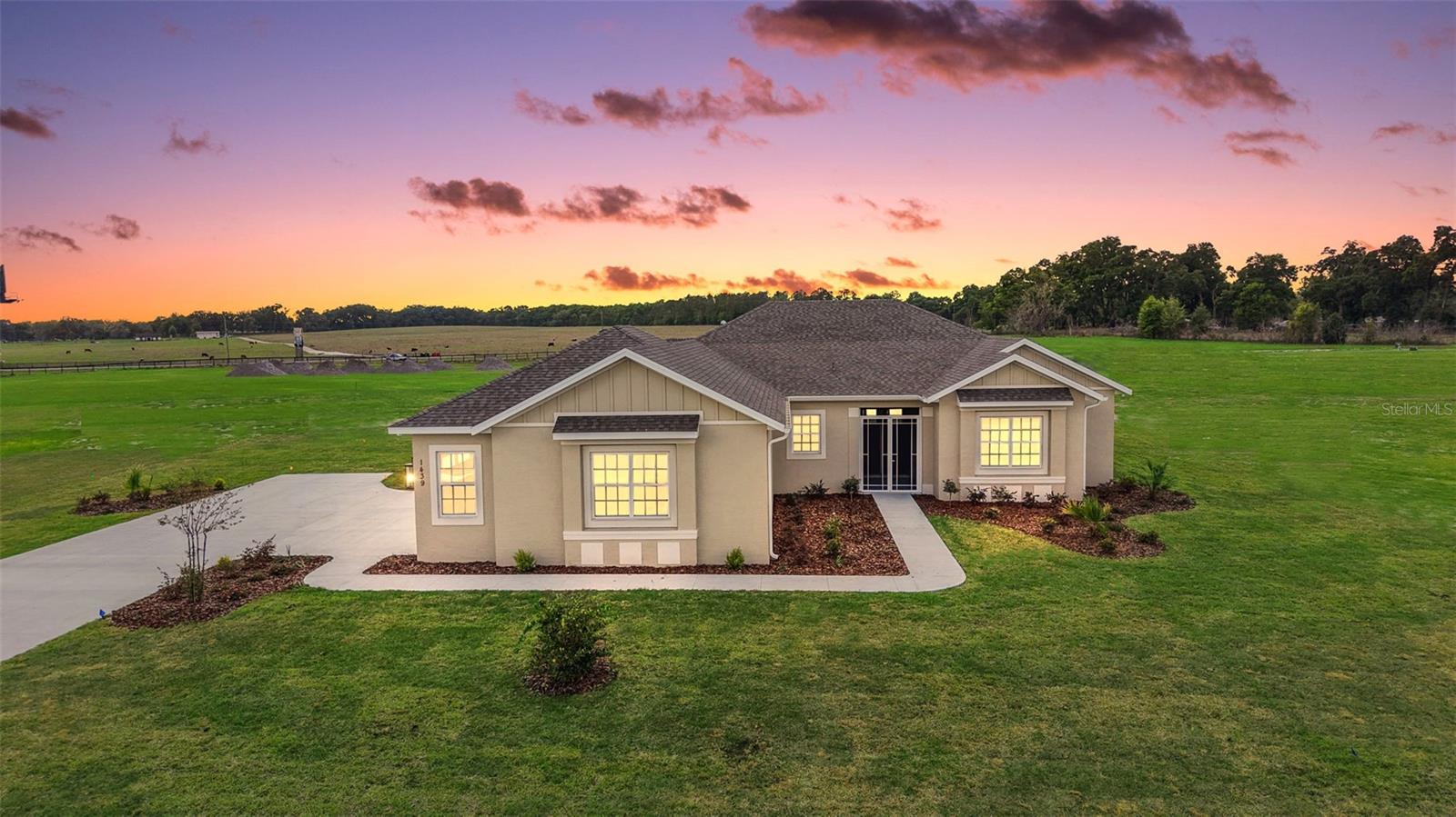 1439 County Road 212, Oxford, FL 34484
