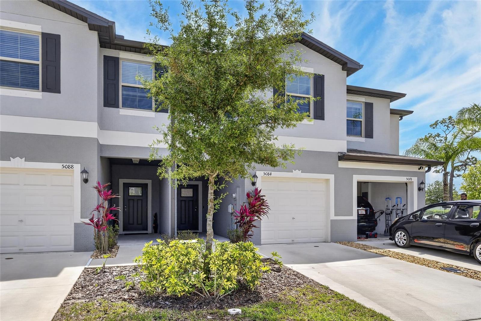 5084 Forum Blvd, Holiday, FL 34690 photo