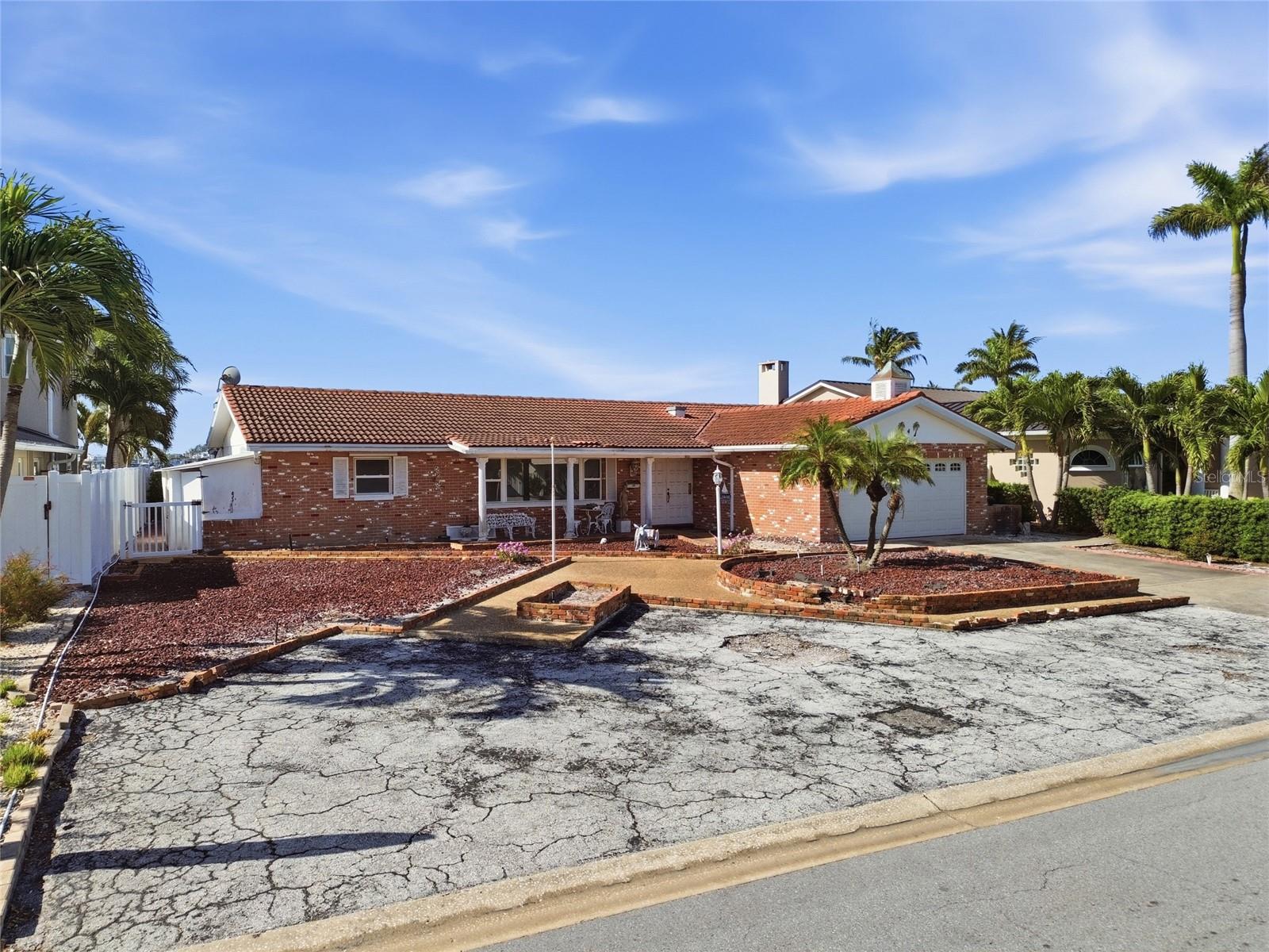 4 Bellevue Dr, Treasure Island, FL 33706 photo