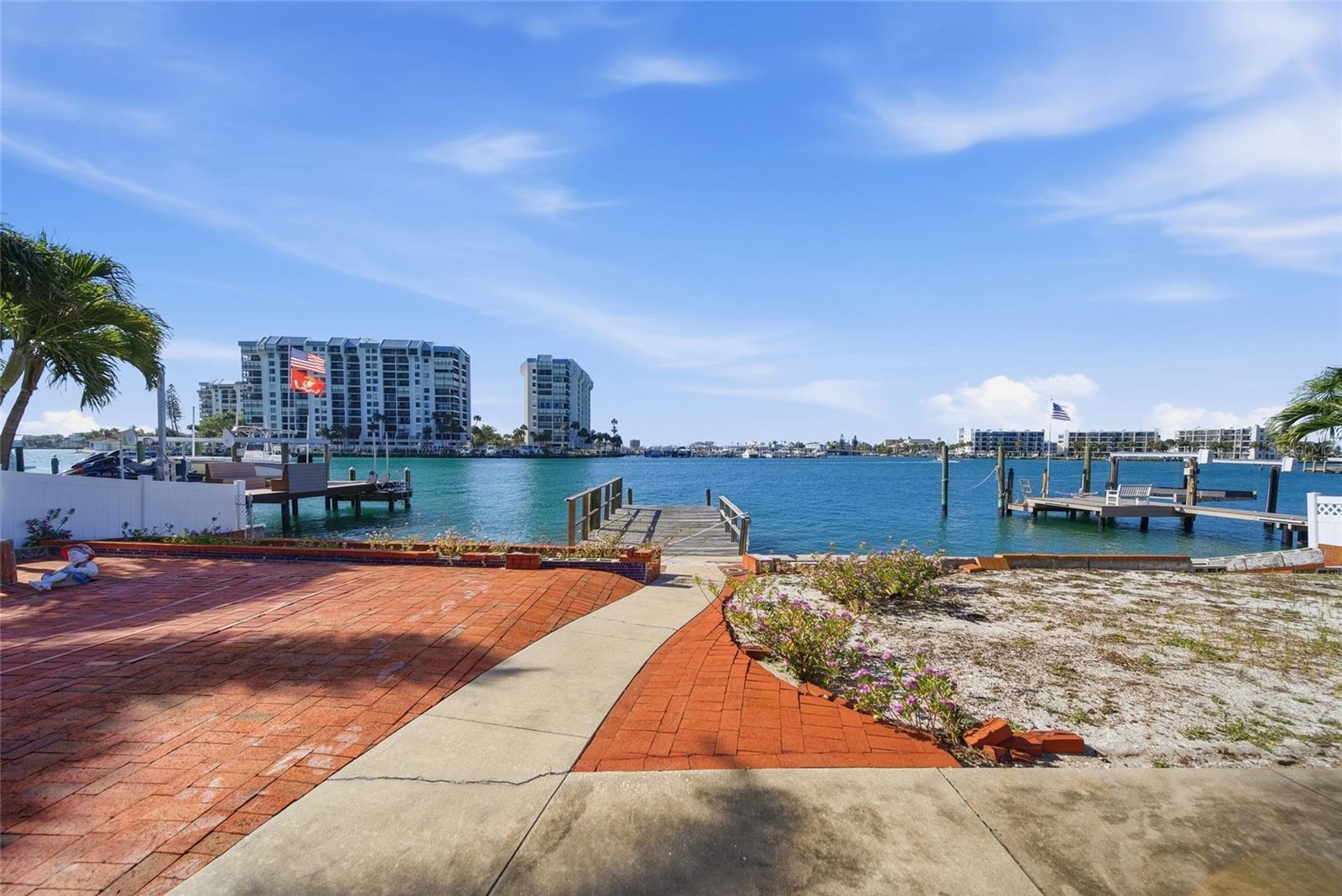 4 Bellevue Dr, Treasure Island, FL 33706 photo