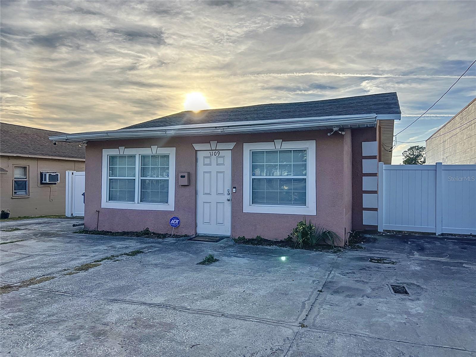 1109 5 St, Winter Haven, FL 33880