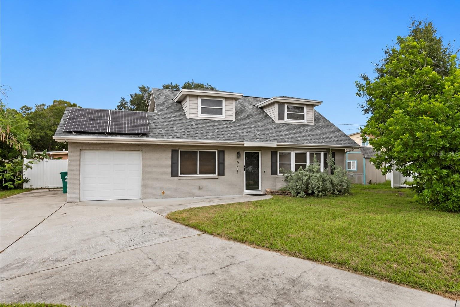 9201 86 Ave, Seminole, FL 33777