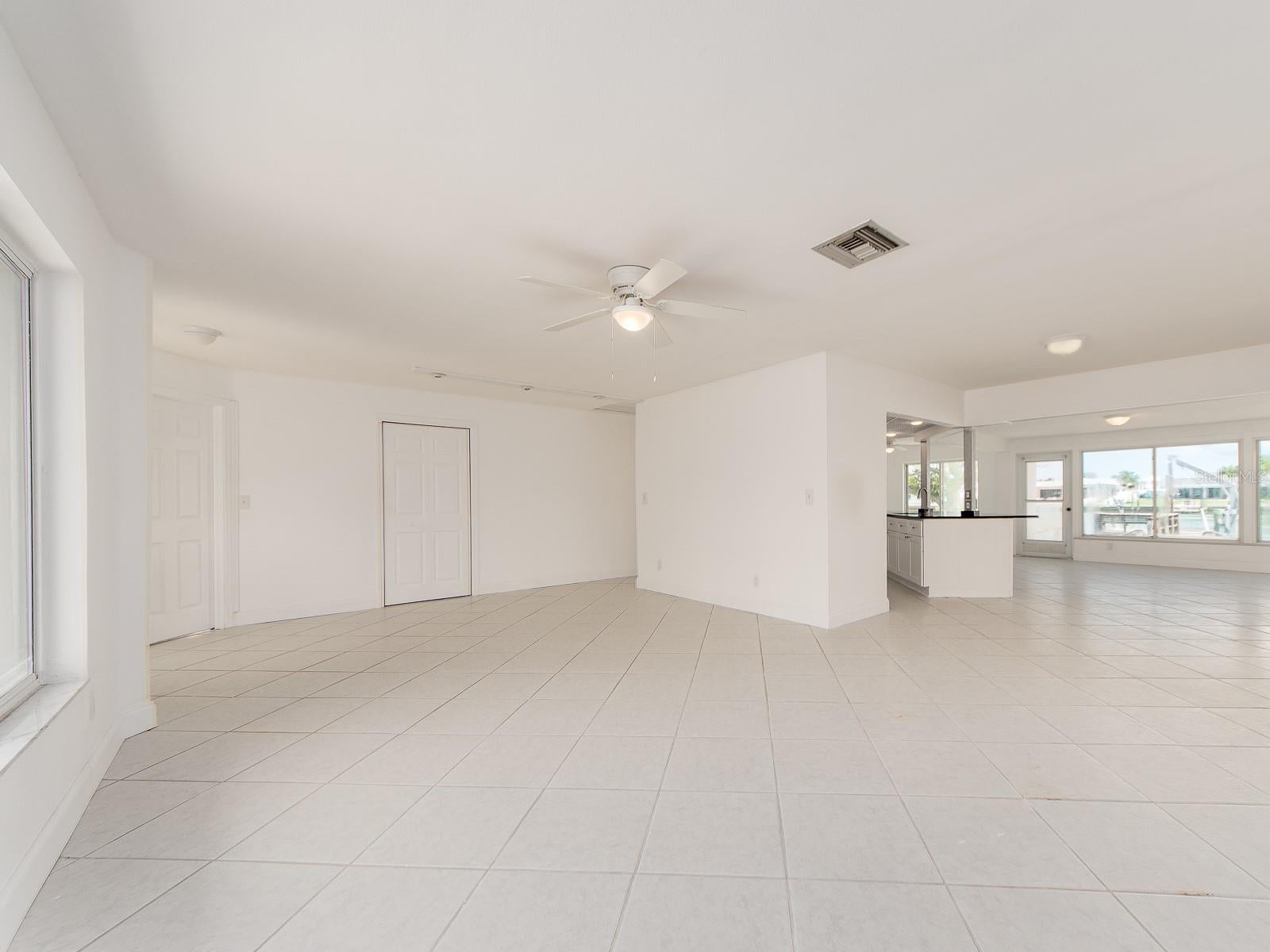 720 115 Ave, Treasure Island, FL 33706 photo